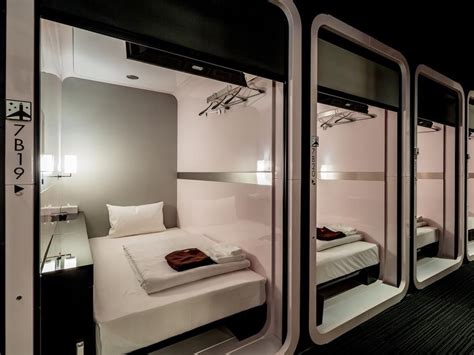 capsule hotel near me.
